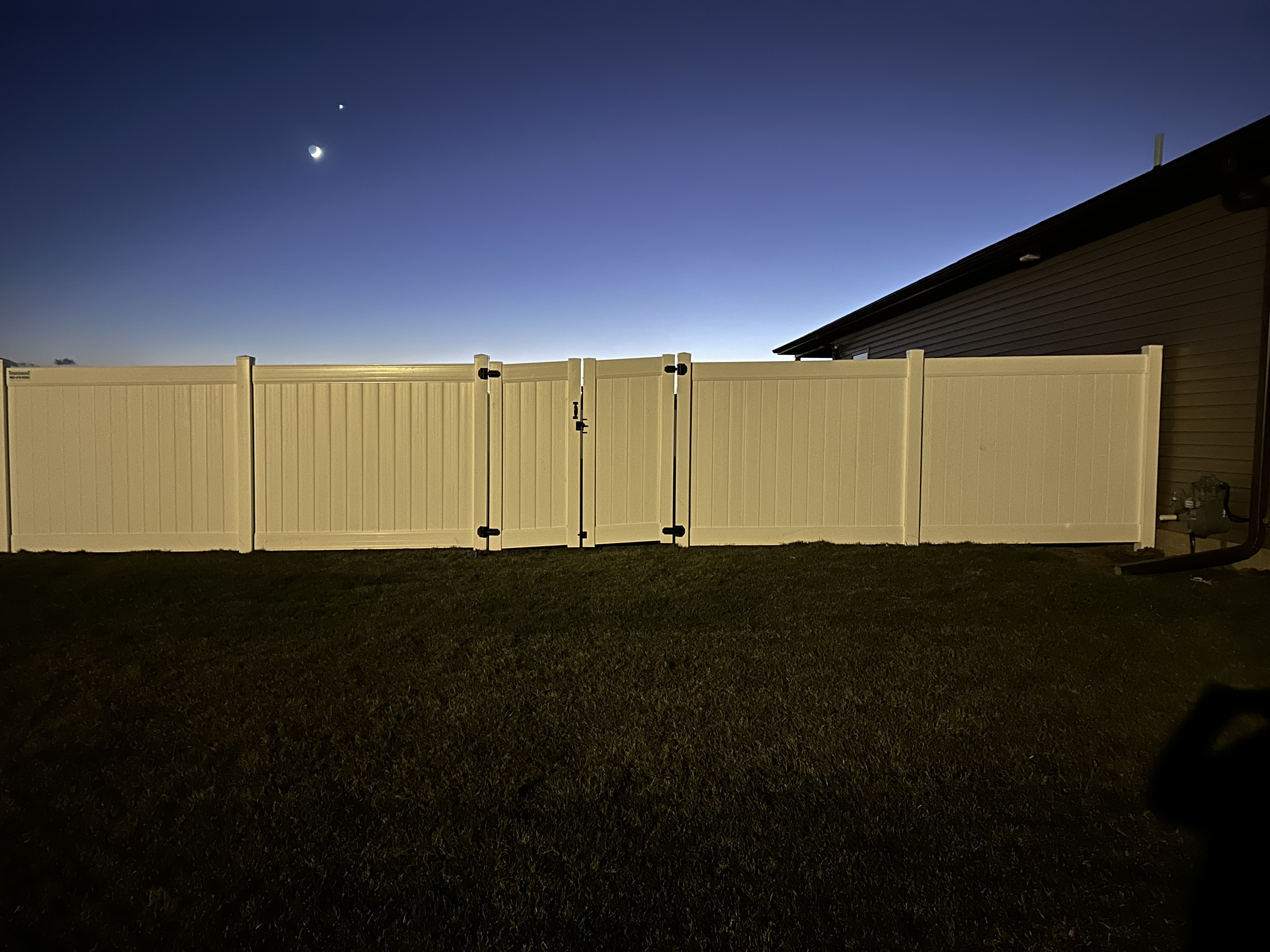 Residential Vinyl Privacy Fence & Double Gate Installation