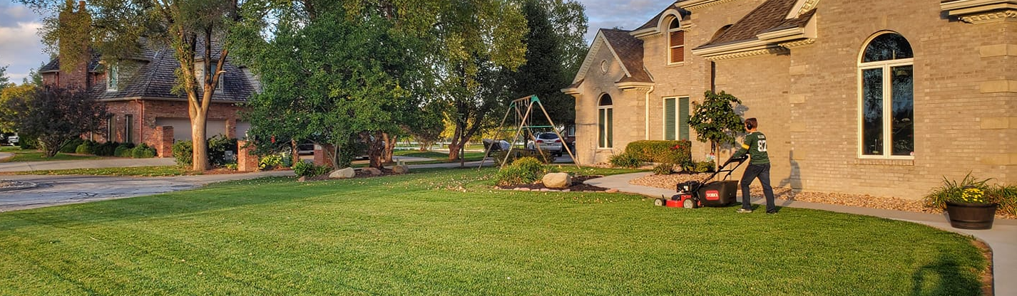 Professional Front Yard Lawn Mowing Service