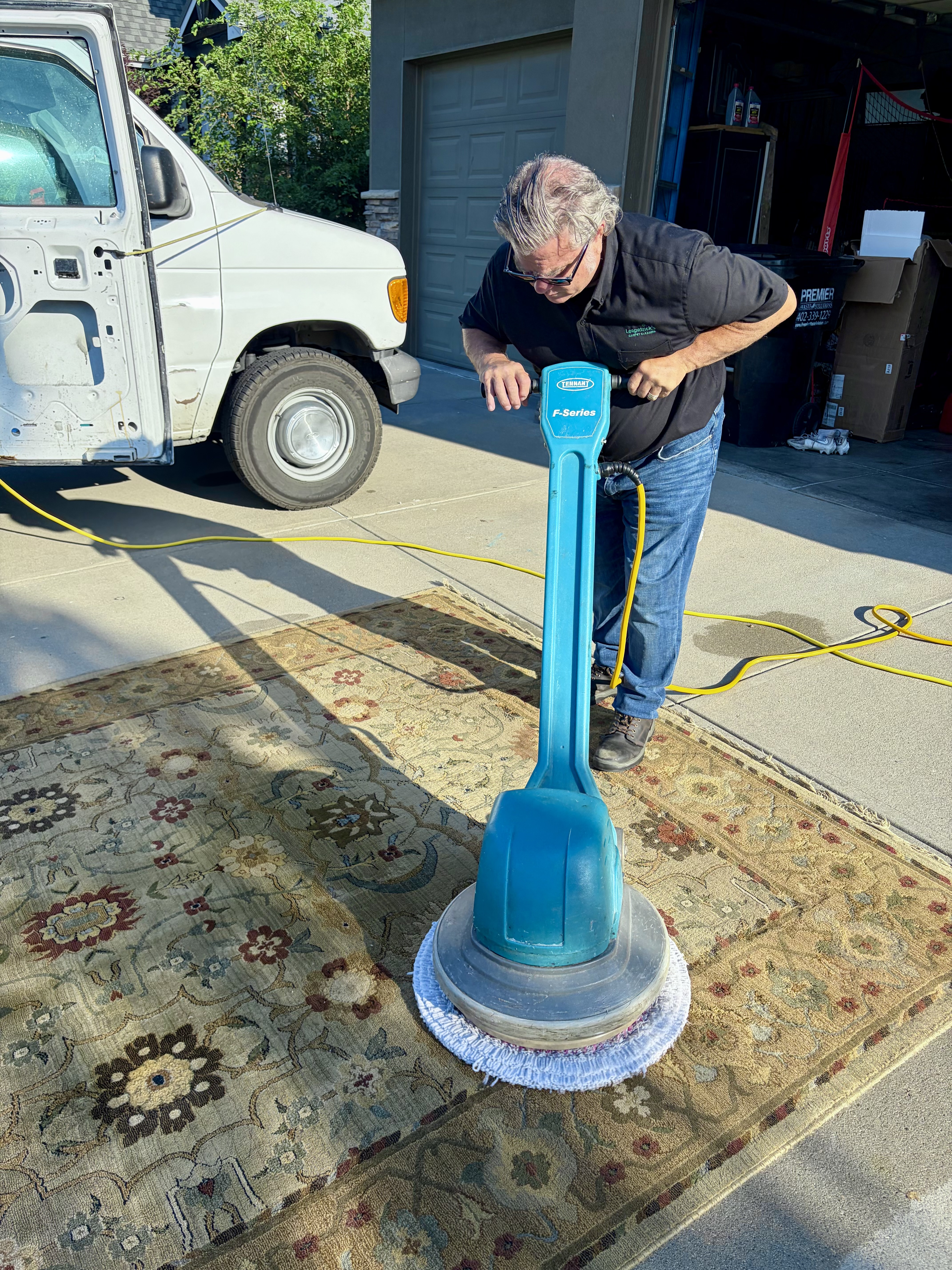 Professional Oriental Rug Deep Cleaning with Rotary Machine