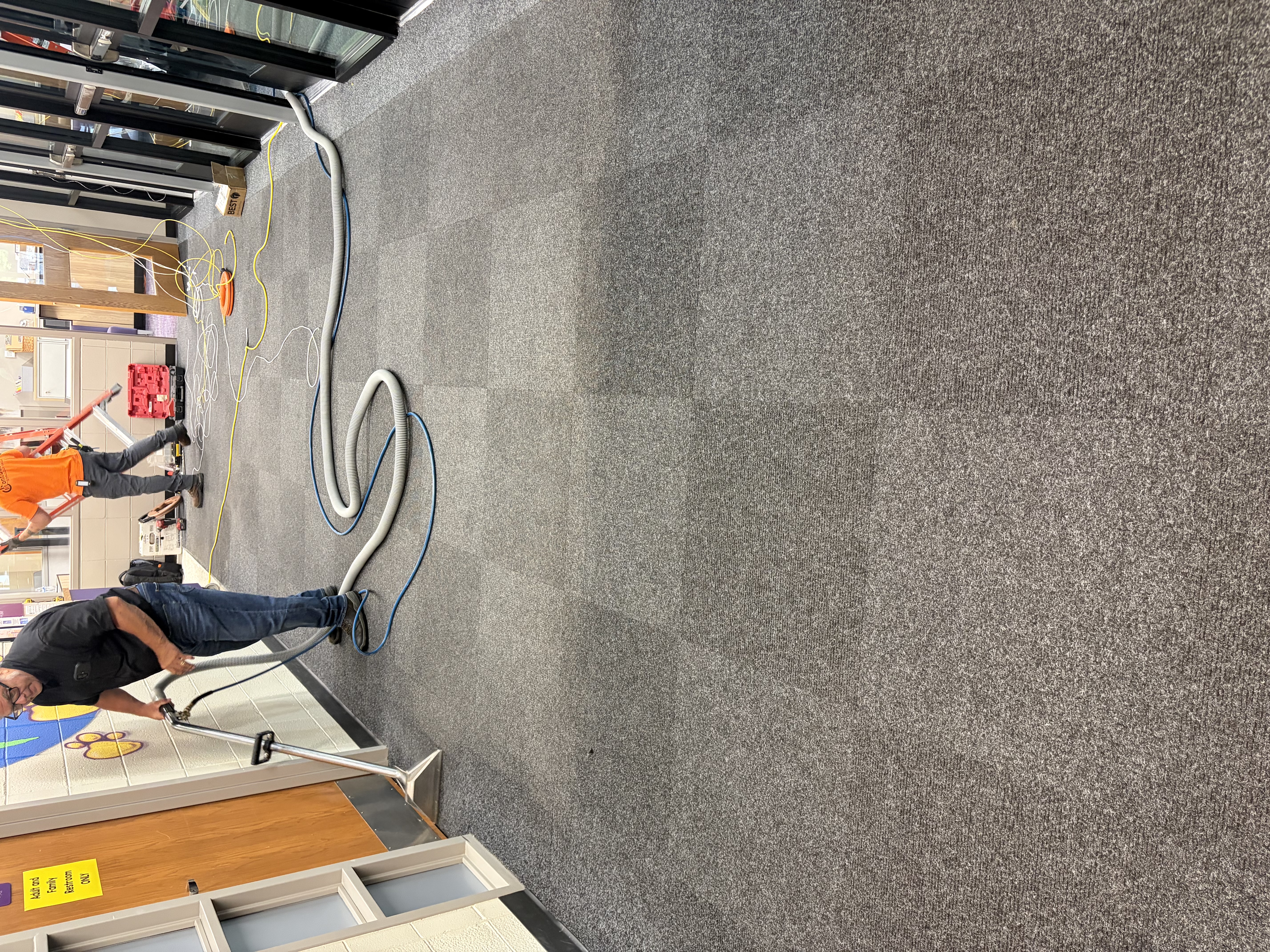 Commercial Carpet Cleaning – School Hallway Deep Clean