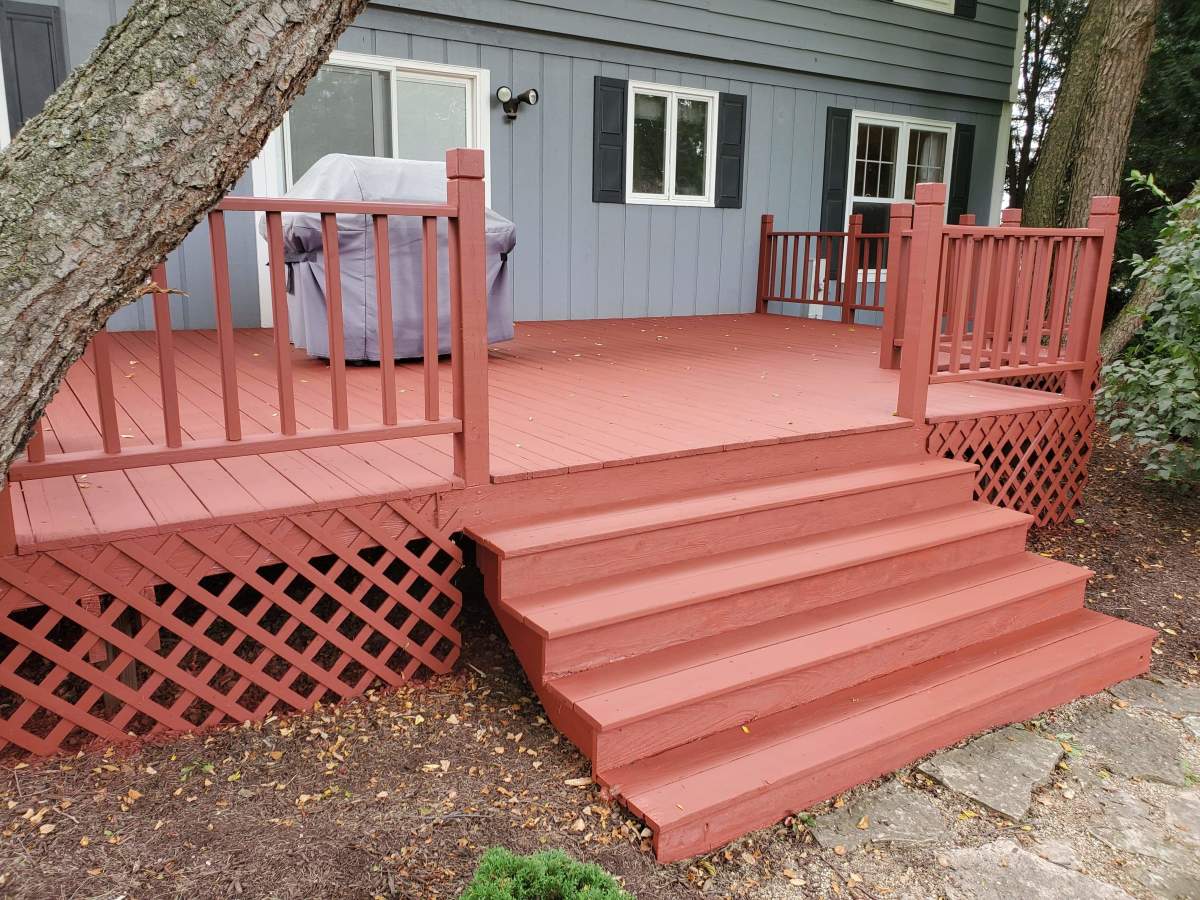 tips-for-applying-solid-deck-stain (2).jpg