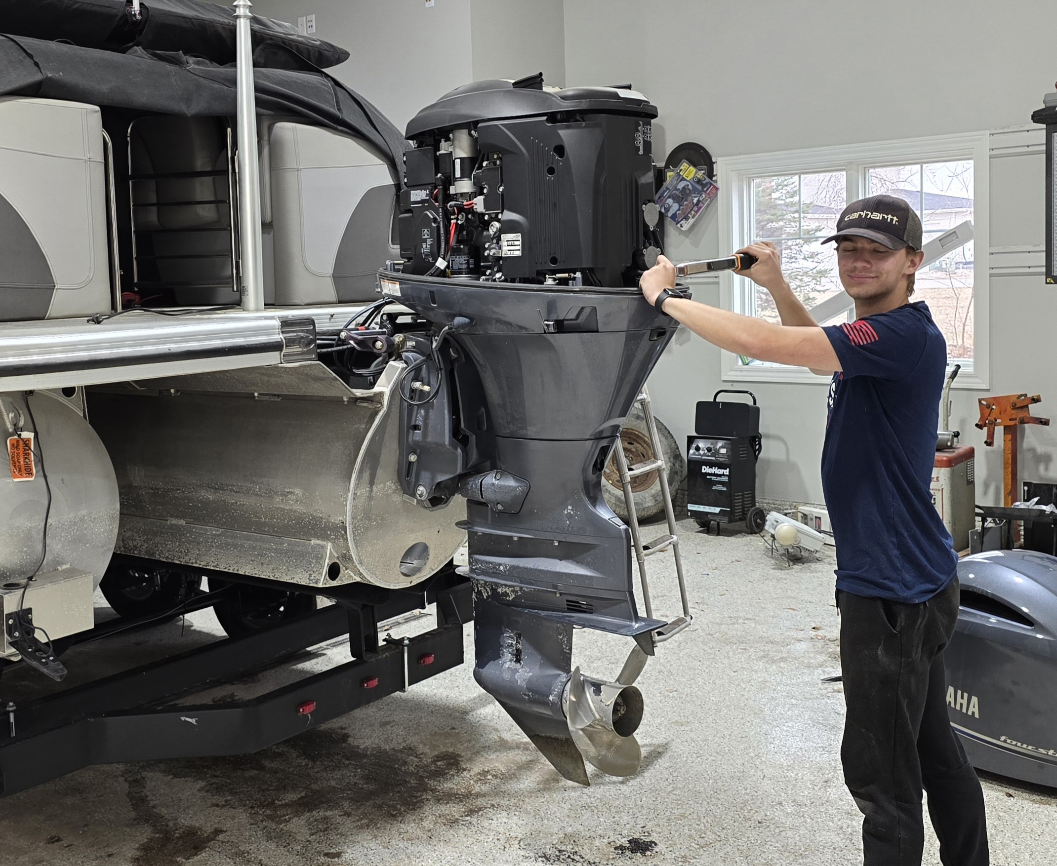 Outboard Motor Service and Repair