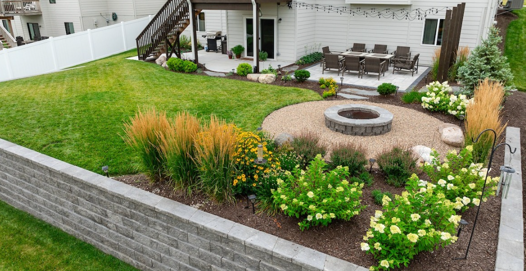 Backyard Fire Pit & Patio Landscape Design