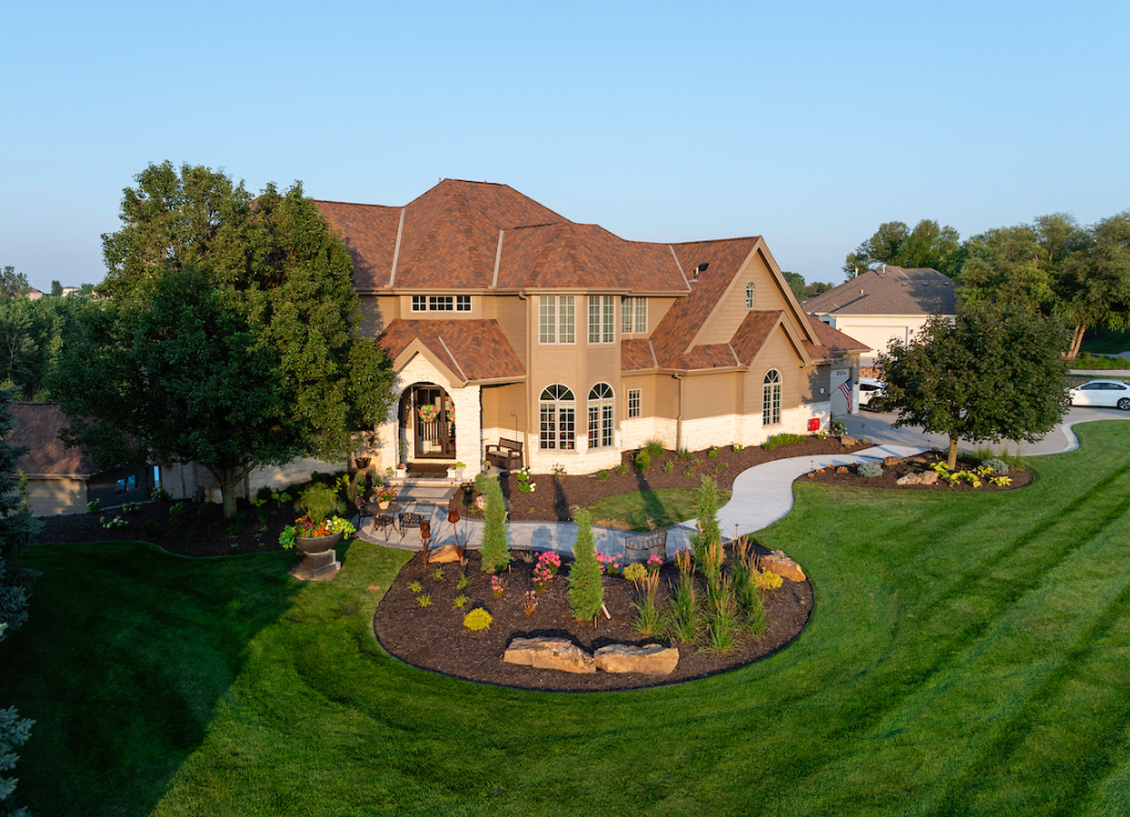 Front Yard Landscape Design with Curb Appeal