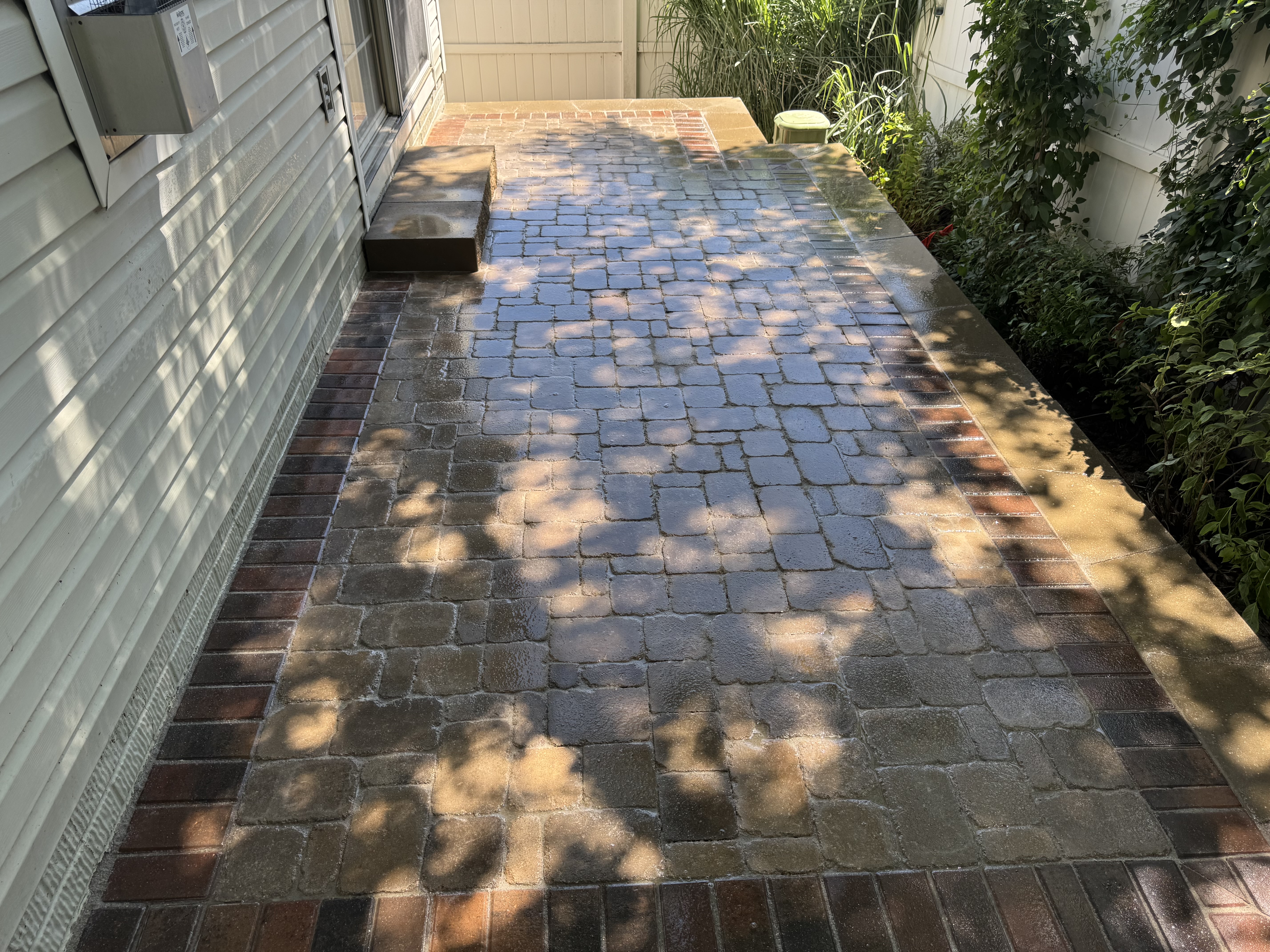 Cobblestone Paver Walkway with Decorative Border