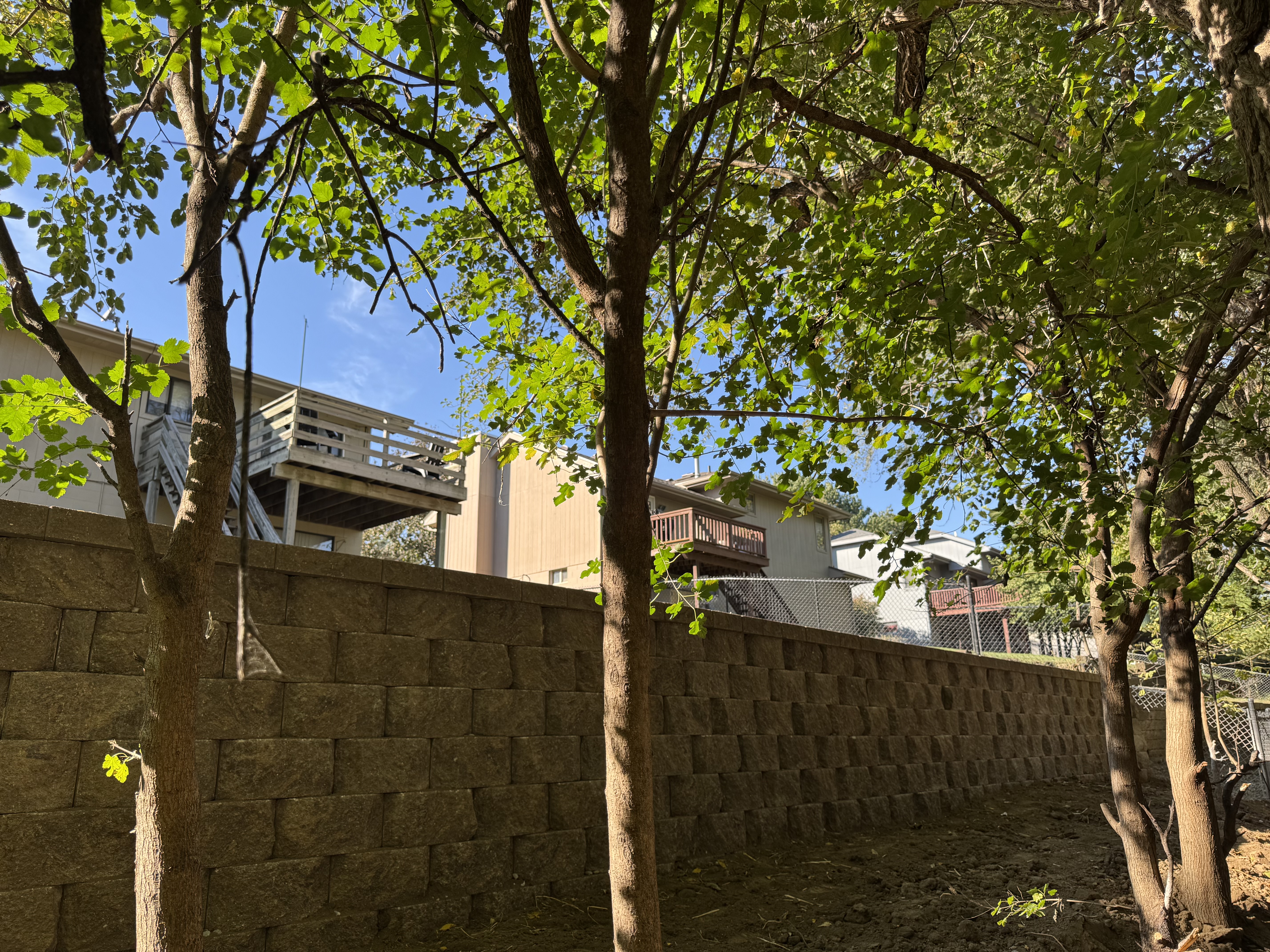 Large Segmental Block Retaining Wall – Residential Slope Retention