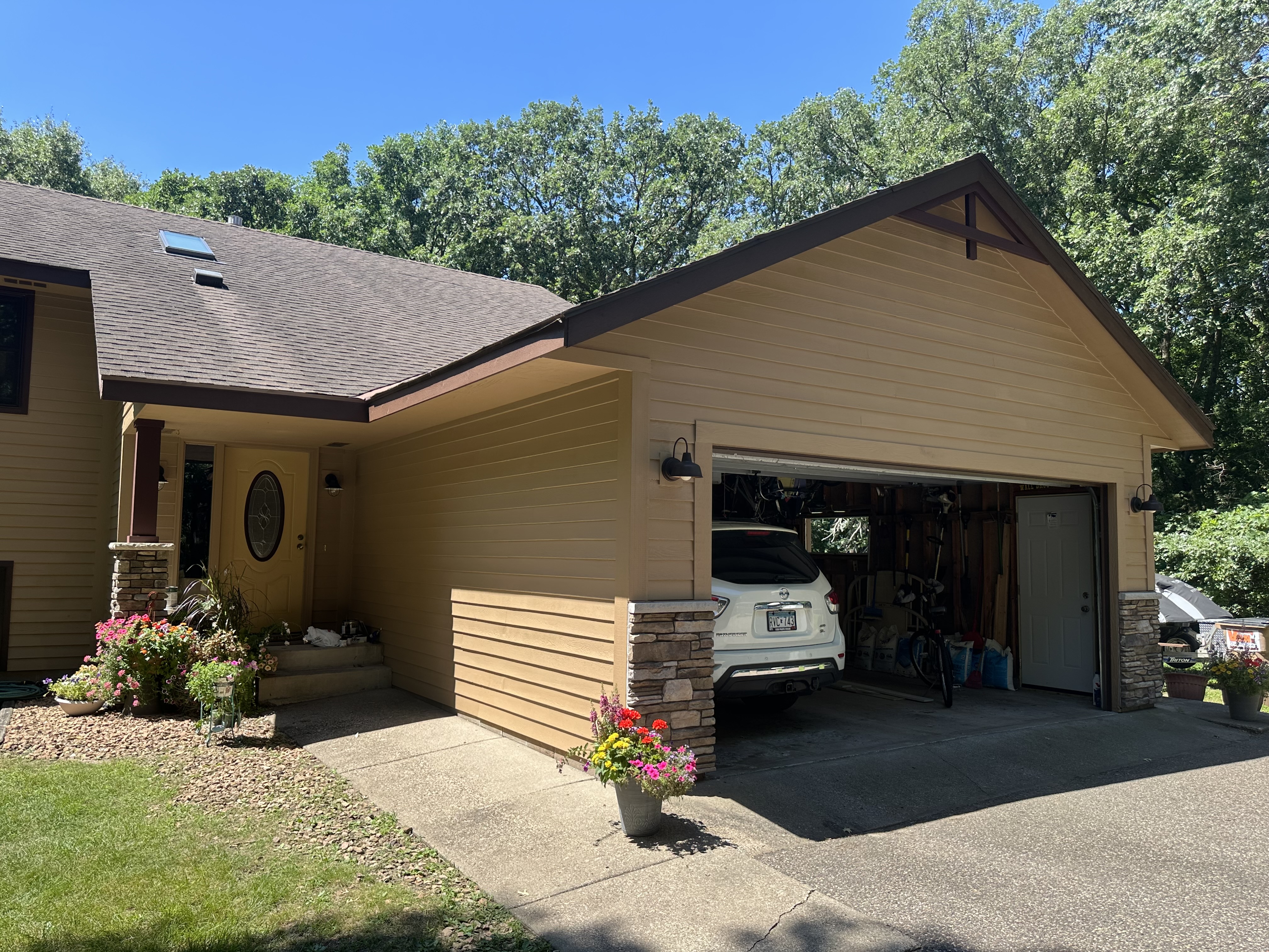 Exterior House Painting – Residential Home & Garage
