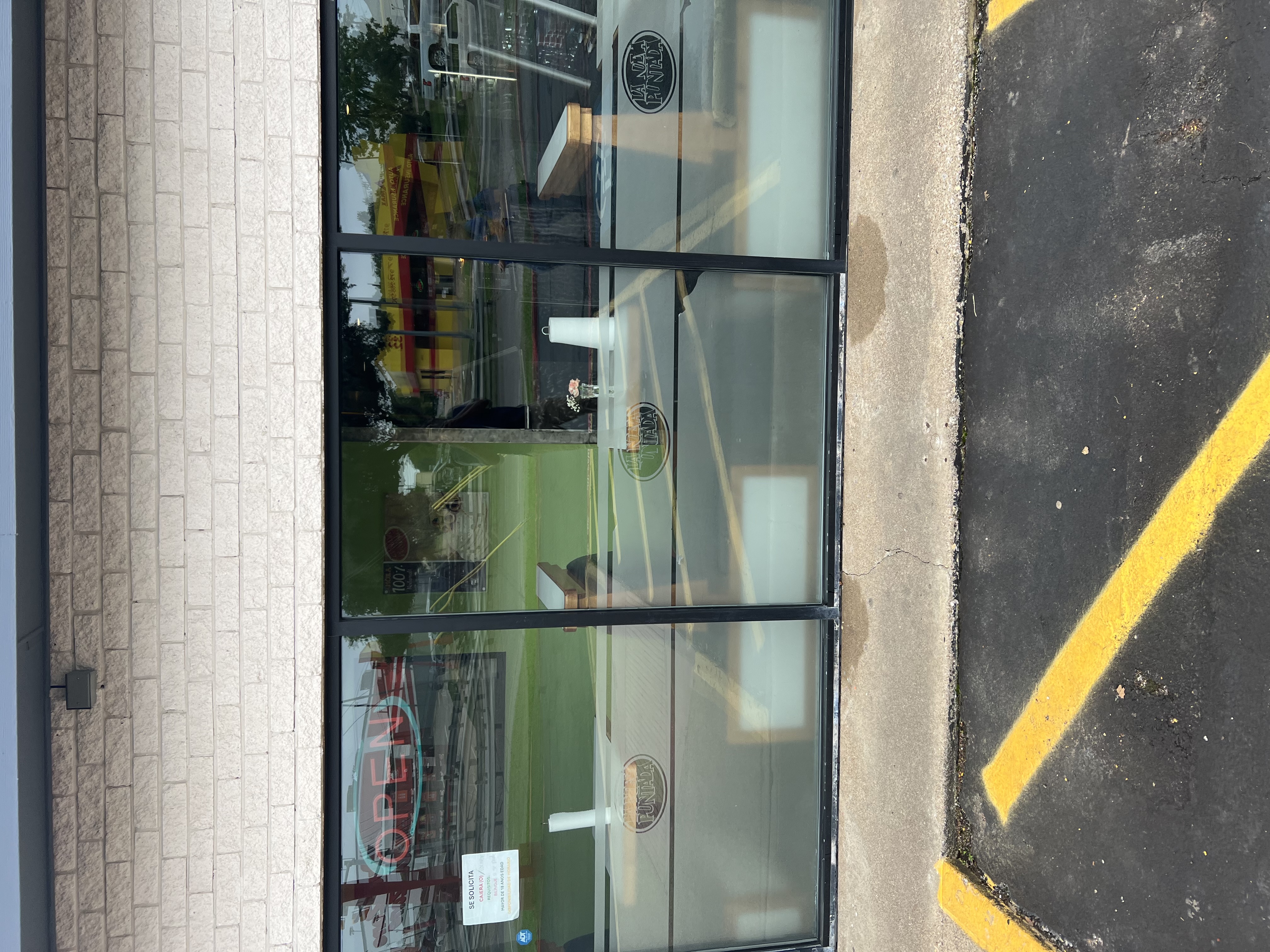 Commercial Storefront Window Cleaning – Beaumont, TX