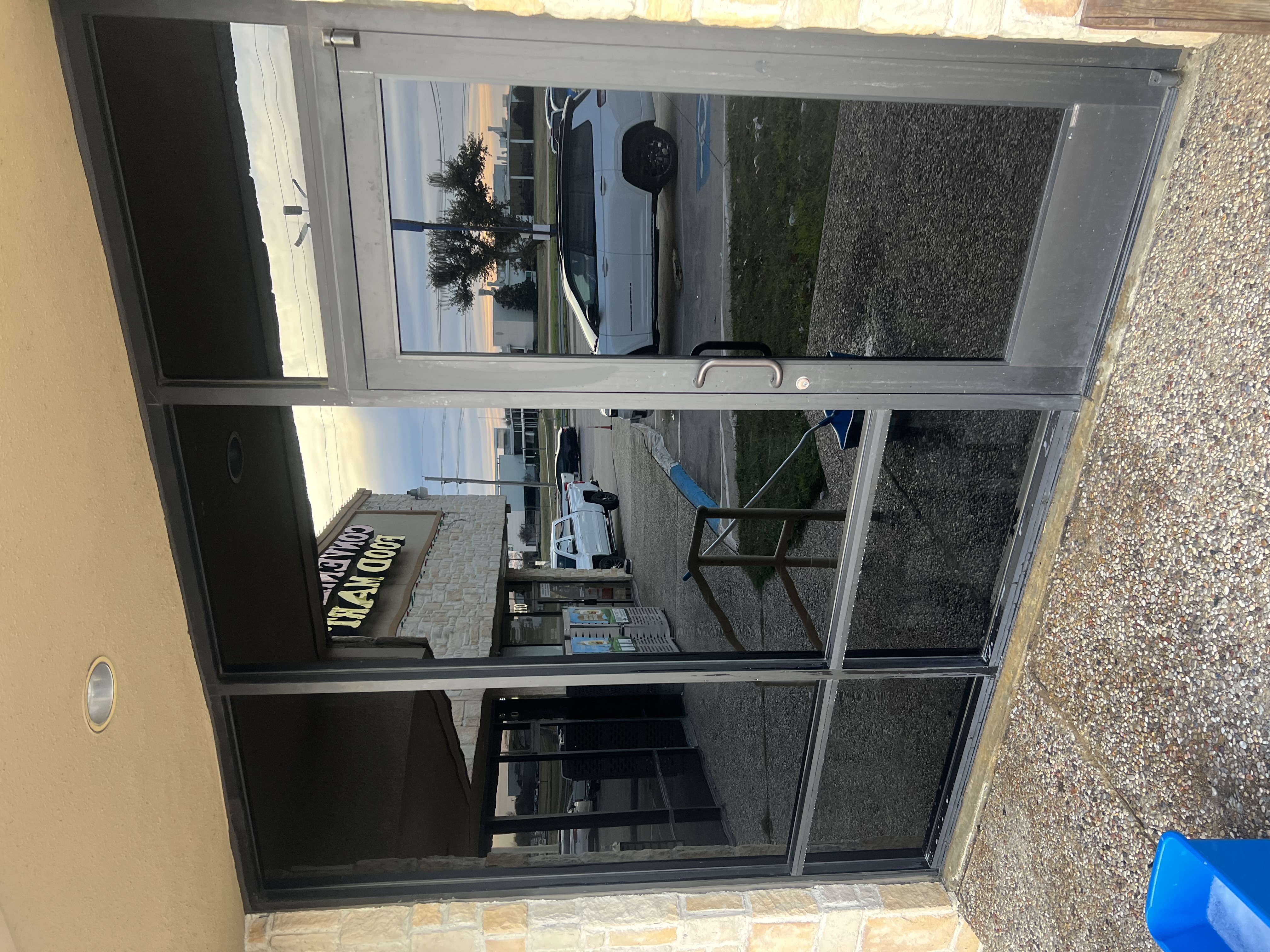 Commercial Storefront Window Cleaning – Convenience Store