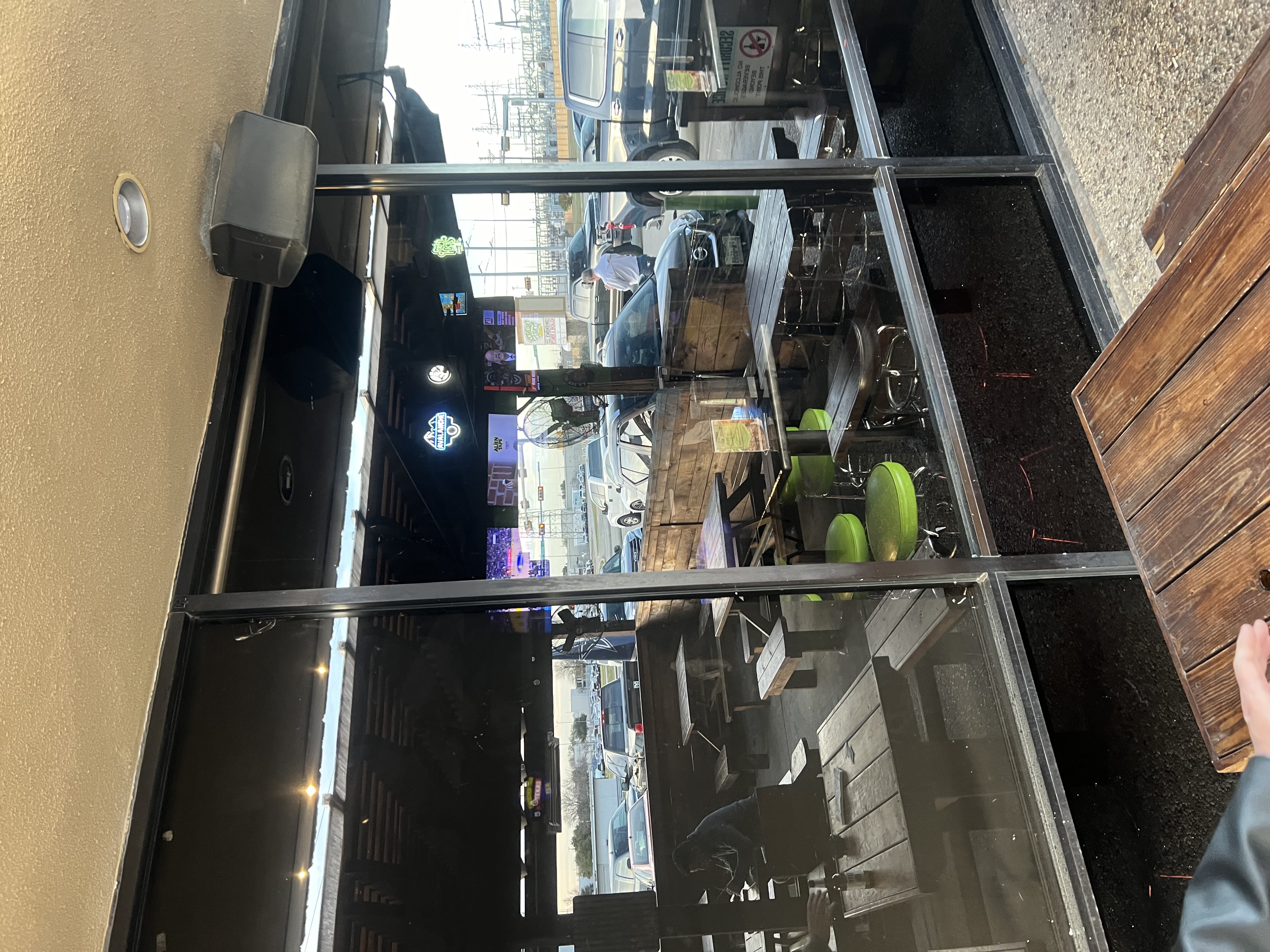 Commercial Restaurant Window Cleaning – Patio Glass & Screens