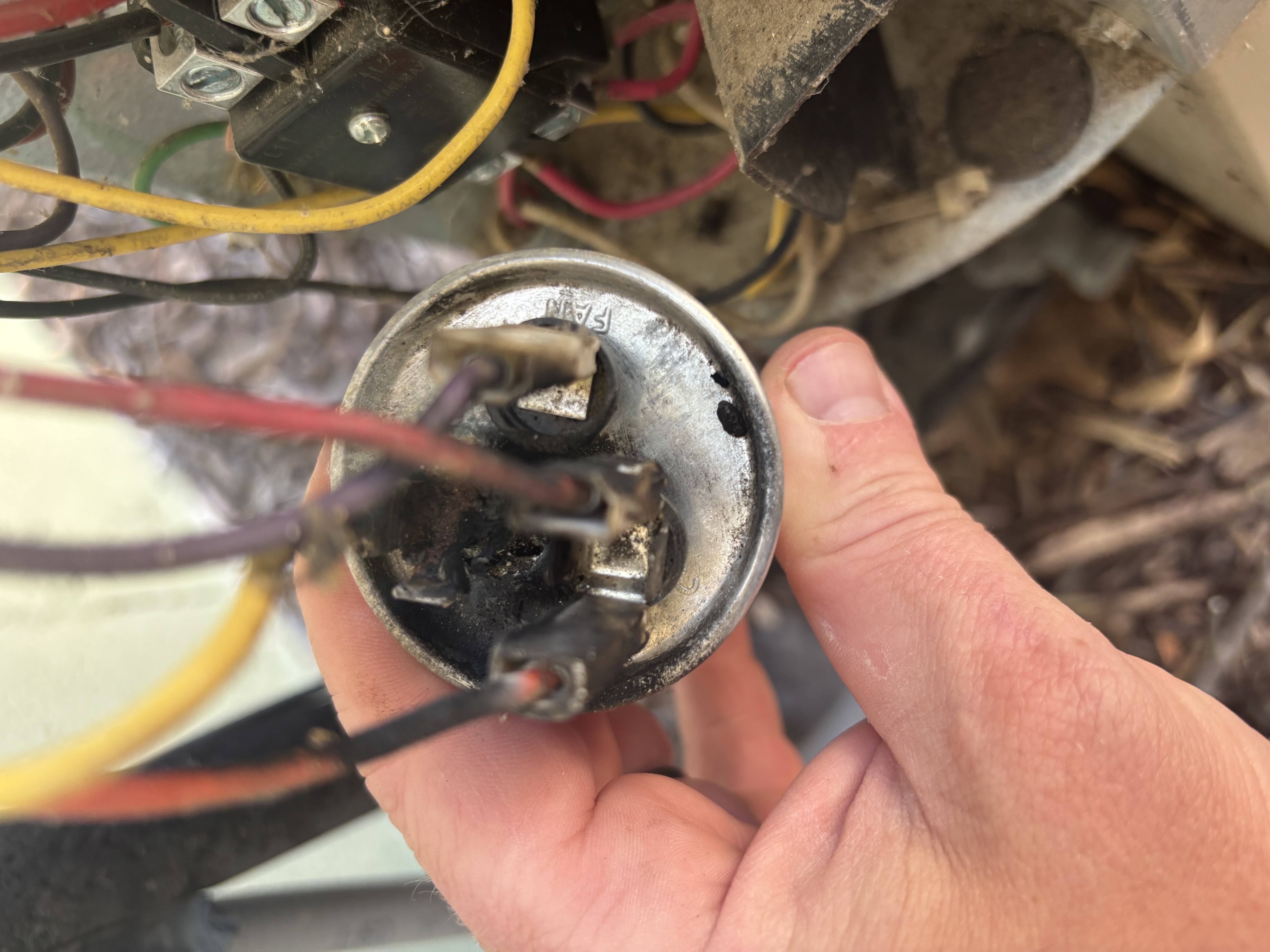 Burned AC Run Capacitor — Failed Component Diagnosis
