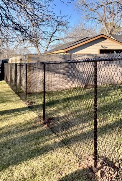 Black chain-link fence Brazoria, TYx Premier Fence Co.jpg